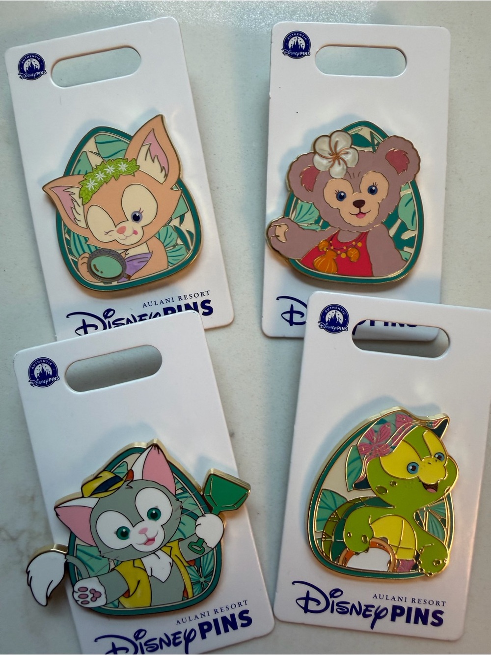 Disney pins Duffy and friends Aulani Resort Enamel Pin Set